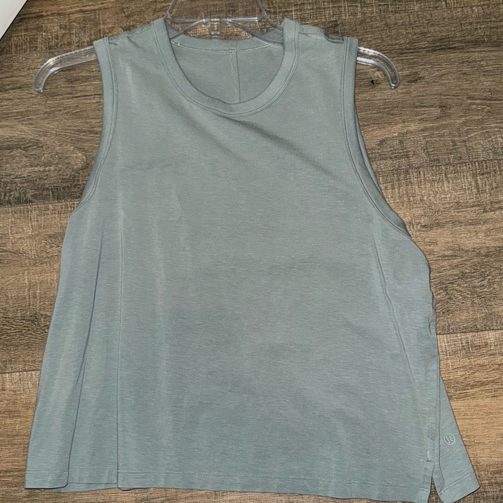 Lululemon Tee